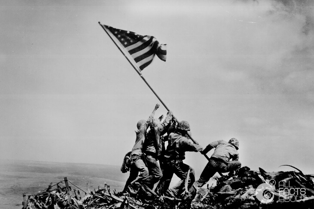 1945 Raising the Flag on Iwo Jima